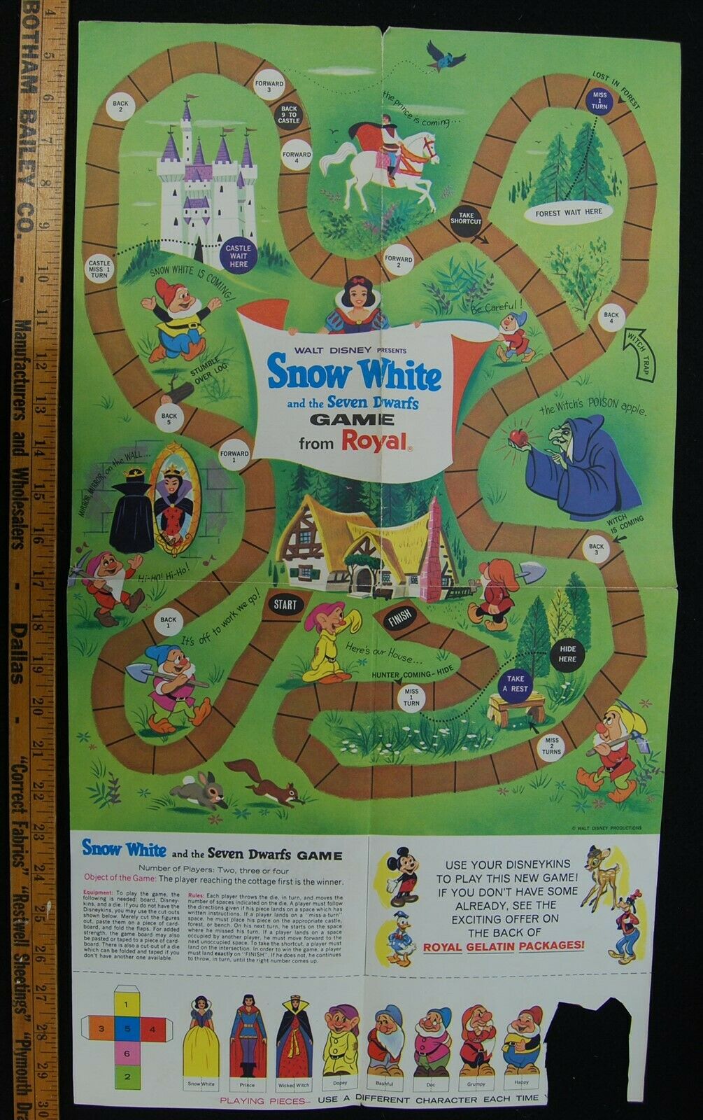 [ 1950s - 1960s Royal Gelatin - Snow White Game - Vintage Walt Disney Premium ]